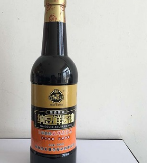 拿樣專拍山東孔膳坊廠家熱銷納豆鮮醬油800ml/瓶特產醬油定制加工